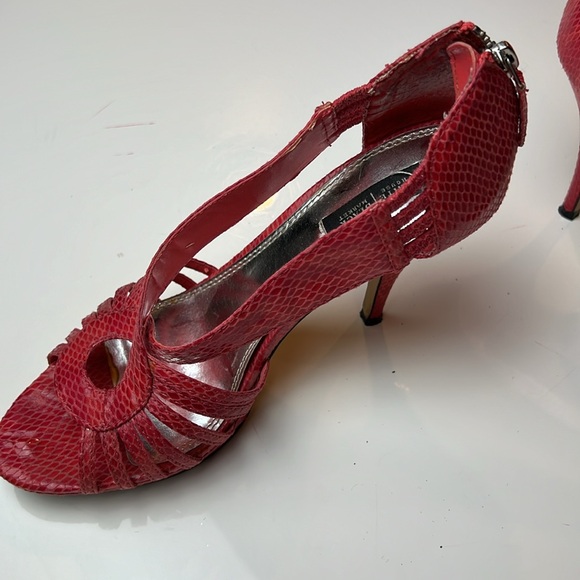 ❤️WHITE HOUSE BLSCK MARKET RED LEATHER SNAKESKIN PRINT 4.5” HEELS SIZE 7 MEDIUM - Picture 7 of 16